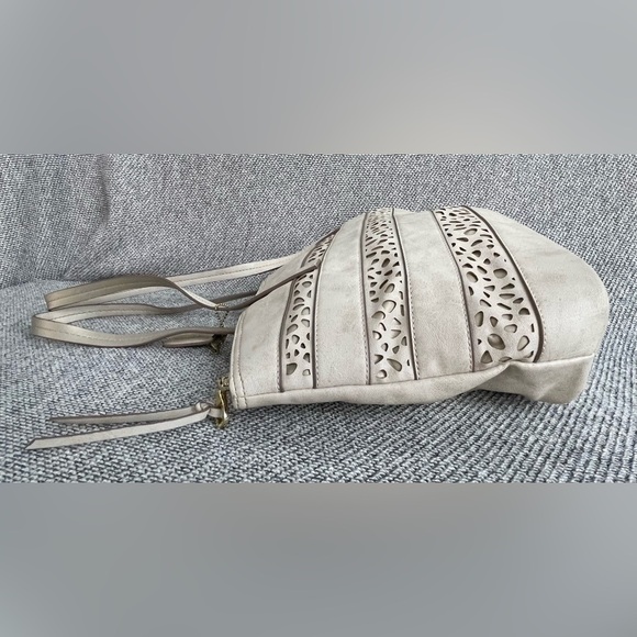 Relic Cream Tote Bag with Striped Design - Picture 12 of 16